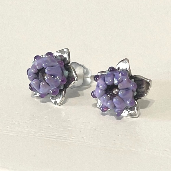 Sterling Silver Petite Purple Flower Stud Earrings Glass Lampwork Earrings - Picture 8 of 9